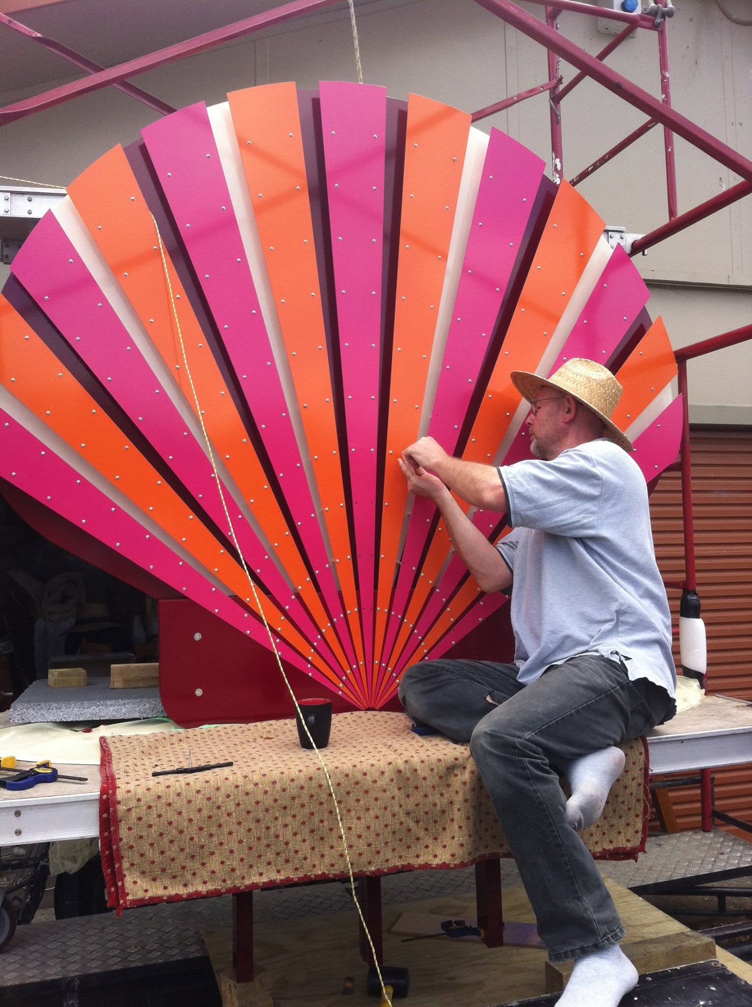 Tim Elliot making the Rhino-designed Scallop sculpture
