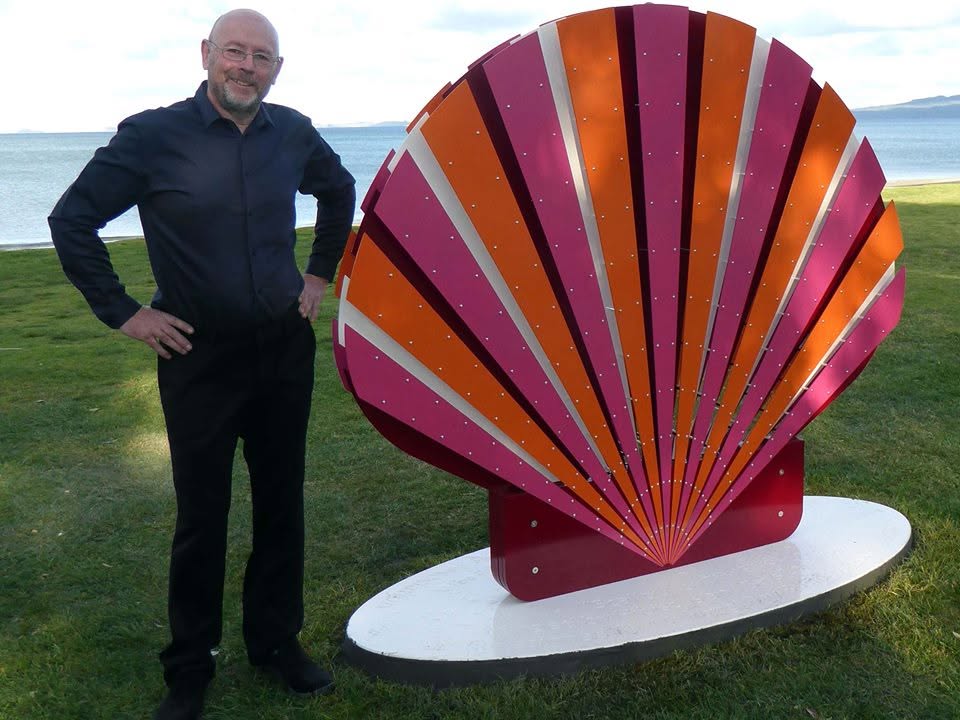Tim with his Scallop sculpture at Mairangi Bay